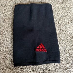 Adidas knee brace size M/L